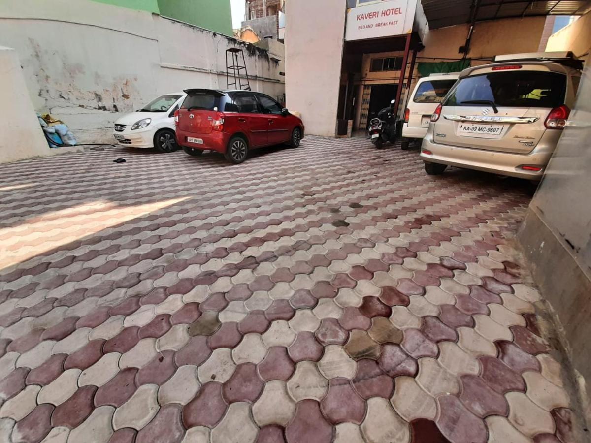 Kaveri Hotel Bed & Breakfast Mysore Luaran gambar