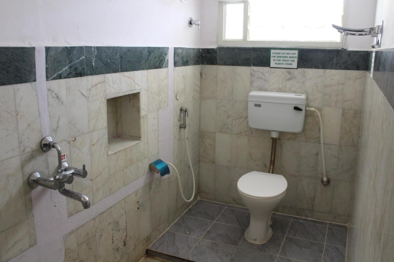 Kaveri Hotel Bed & Breakfast Mysore Luaran gambar