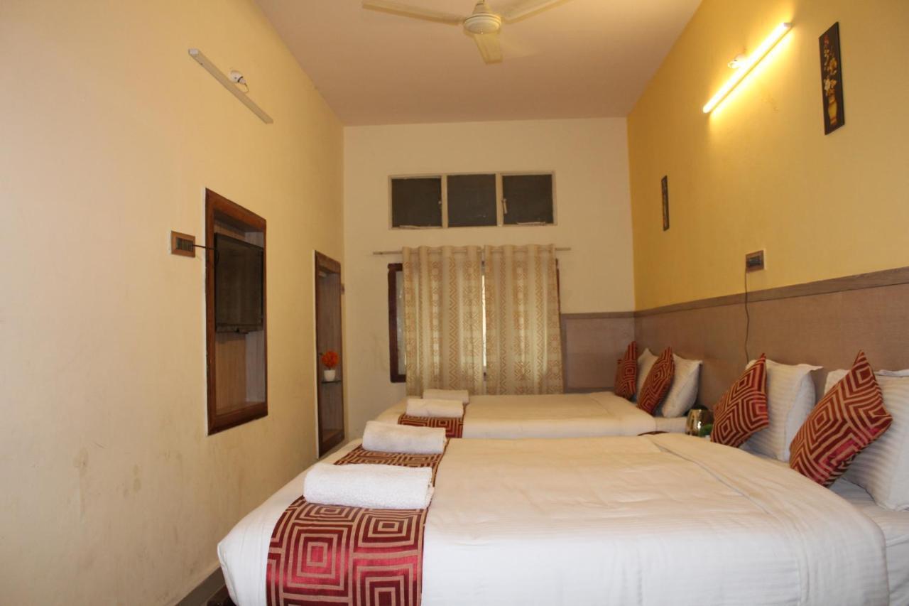 Kaveri Hotel Bed & Breakfast Mysore Luaran gambar